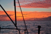 Kitscher gehts kaum: toller Sonnenaufgang im Atlantik